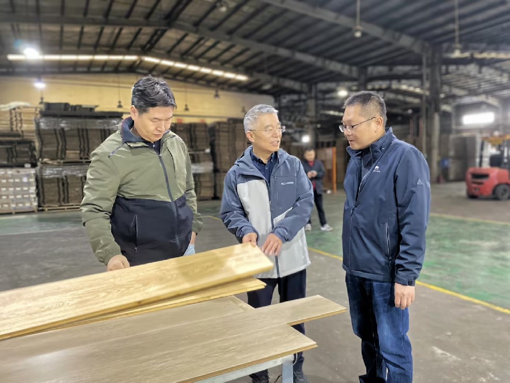 ����רְ���¹��������������:�����������ĵ�ÿһ����ҵ��չר�����